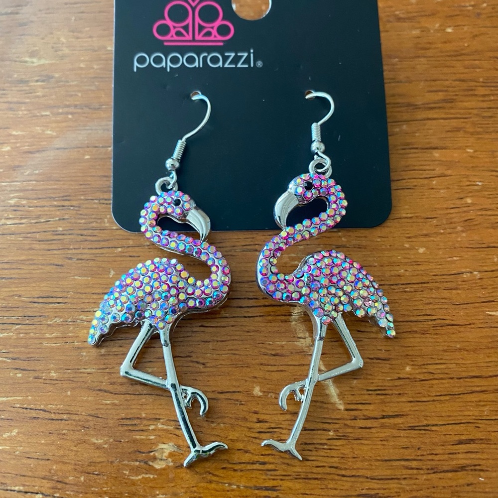 Paparazzi Earrings🦩🐚🌸